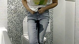 I show you my wet jeans and panties WMV HD 720p