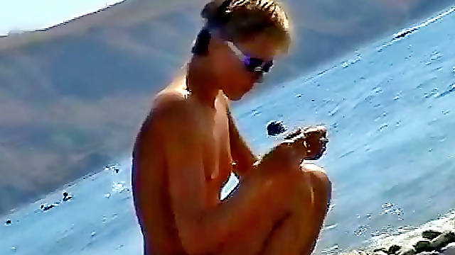 Naked hottie voyeur beach video