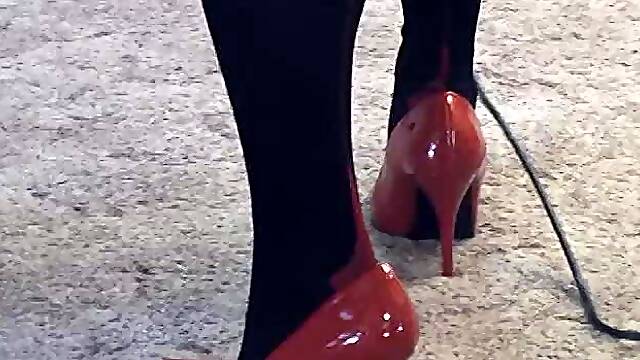 Vacuuming High Heels Fetish - ALHANA WINTER - Old Shoe Lover Clip