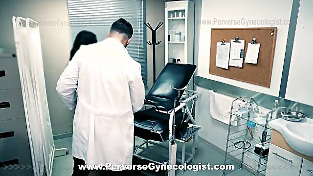 A TEEN 18-year-old virgin goes to the gynecologist for the first time in her life ( FULL VIDEO )CUM