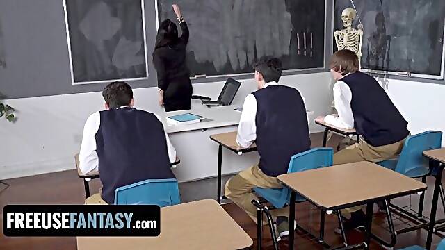 Curvy Teacher Valentina Nappi Gets Fucked By Three Students In A Classroom - FreeUse Fantasy