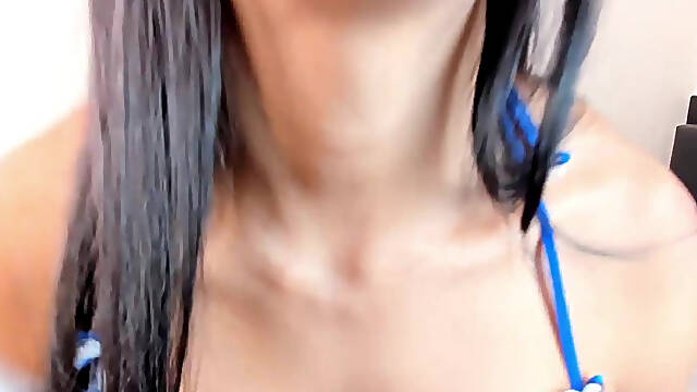 Wild Latina Beauty Teases and Pleasures Herself Hard