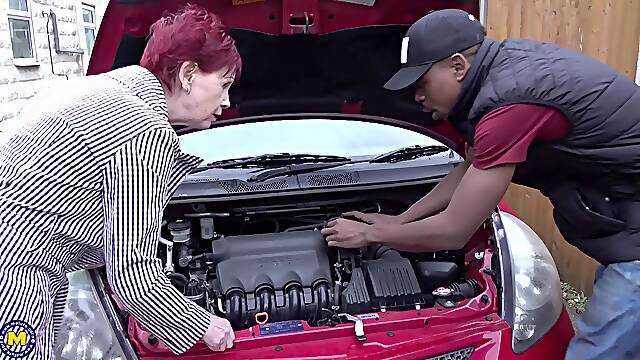 Black dude ends up fucking this tight mature lady after fixing her car