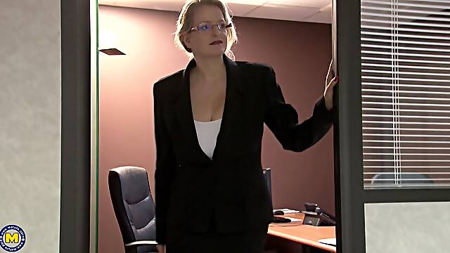 Top mature office babe craves the new guy's cock for quite some time