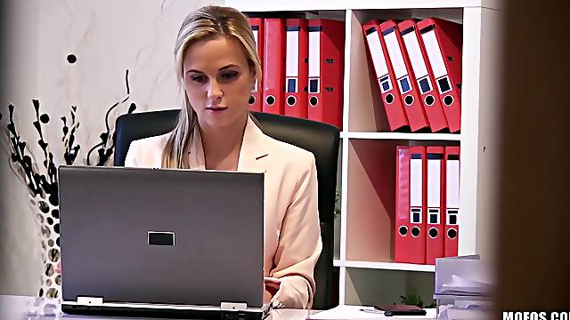 Sexy office secretary pumps some pretty serious inches in her fanny