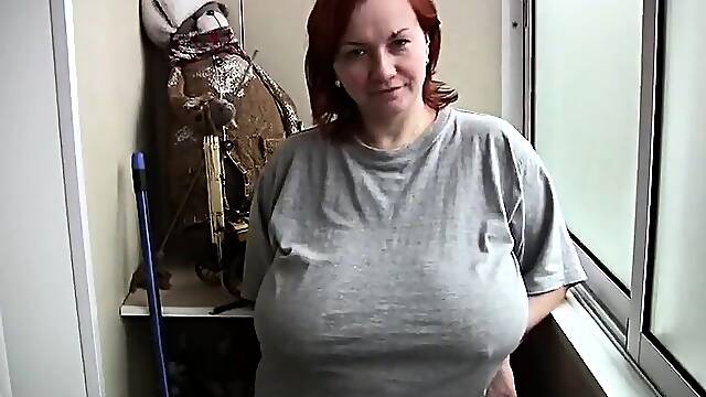 Amateur redhead shaves and masturbates