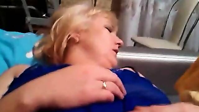 Russian mature mom fucked by deodorant
