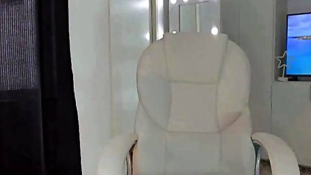 Amateur Softcore Cam Girl Strips Out of Her Bikini