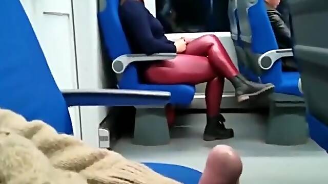 Elle suce dans le train