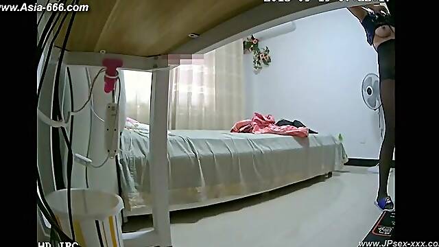 Hackers use the camera to remote monitoring of a lovers home life.322