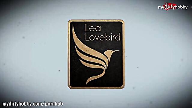 Provocative Lea Lovebird at bbw clip