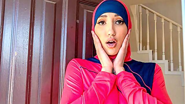 Sensual muslim angel Chloe Amour fucked in the reverse cowgirl pose