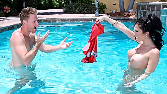 Bitchy busty brunette Jaclyn Taylor likes fucking with a massive penis