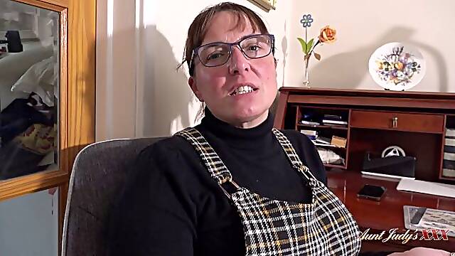 Sexual side piece at mature milf pov scene