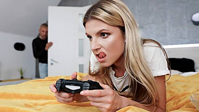 Gamer Girl Focus