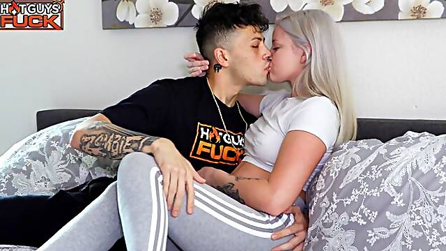 BLONDE PAWG HALLE STORM GETS FRANCO STYLES SWEATY IN THE BEDROOM