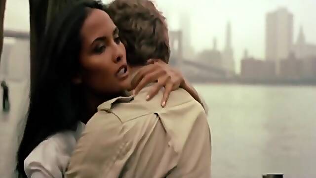 Laura Gemser - Emanuelle And The Last Cannibals (1977) - 2