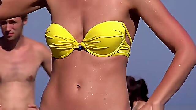 Sexy Bikini Cameltoe Beach Girls