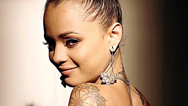 Holly Hendrix & Alex Legend in Dont Just Watch - TeenFidelity