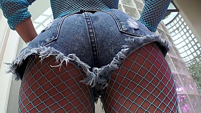 Latin bitch in shorts and fishnet pantyhose Vanessa Sky gets her muff slammed