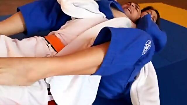 Female vs male judo!