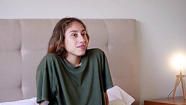 A Pretty Young Argentine Slut Shows She Knows How To Milk A Man