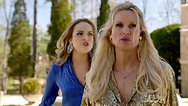 Underwater catfight 3