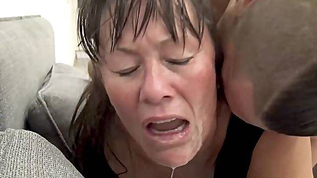 Experienced MILF Enjoys Intense Full Body Pleasure