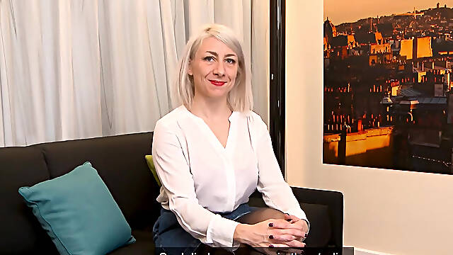 Hard double penetration for mature blonde Julie Holly