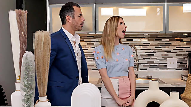 Cutie Anya Olsen seduced a realtor