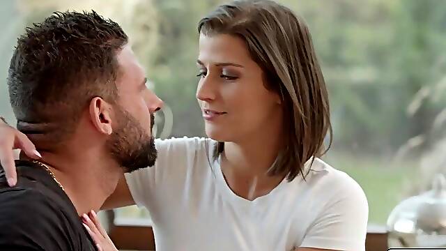 Sexy euro babe Niki Harris doggystyled