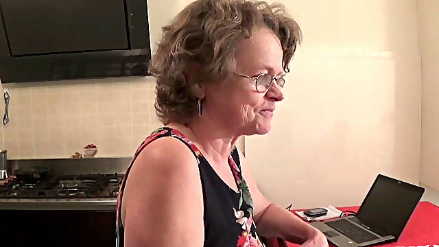 Maxs aunt
