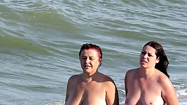 Mature Nude Beach Voyeur MILF Amateur Close Up Pussy