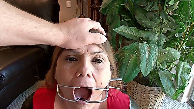 Anal Bubble Butt Mexican Granny Gets Used