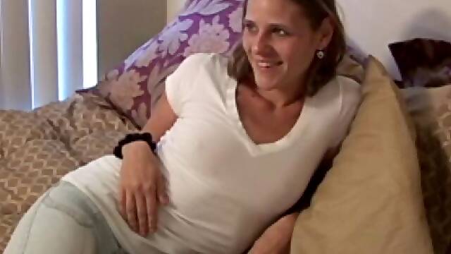 Amateur retro babe cock riding before cumshot. Amateur retro babe cock riding before cumshot poured from condom over her