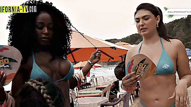 Hot influencer kisses tourist on beach in Brazil!
