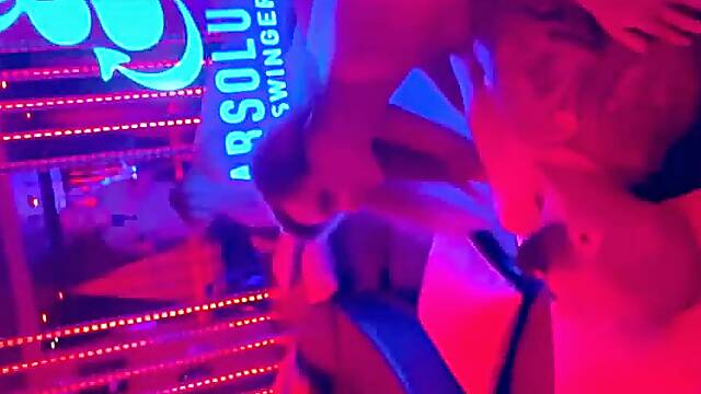 Partouze au club libertin