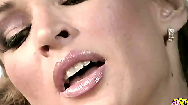 Thick blonde lesbo Tanya Daniele eats Inari Vachs' biggest pussy