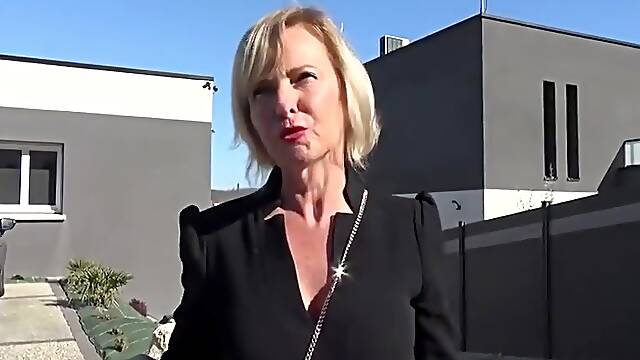 LJ95 Cintya bourgeoise tres raffinee