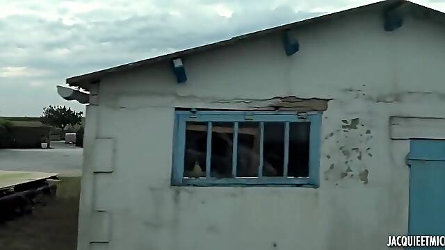 L A - Lilou 22ans Beaute De Lile Doleron Avec Deux Hommes