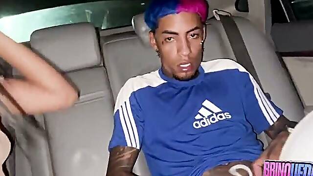 Sex in the car: Fun is guaranteed!