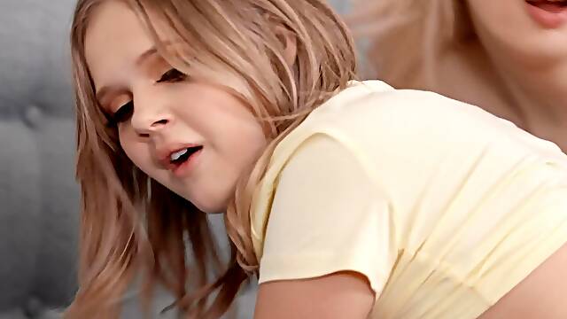 Lexi Lore and Coco Lovelock are working on that pecker