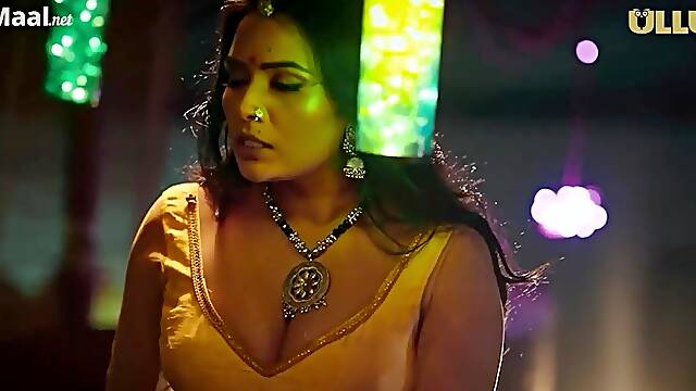 Horny Indian MILF erotic video