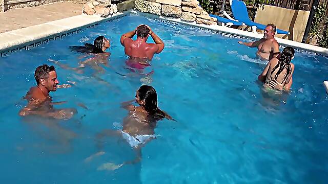 Group dicking by the pool with kinky Sole Vargas & Mary Borbosita