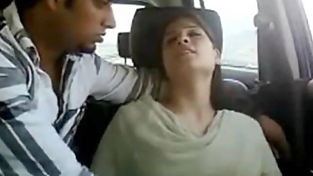Amateur indian couple in car gets naughty