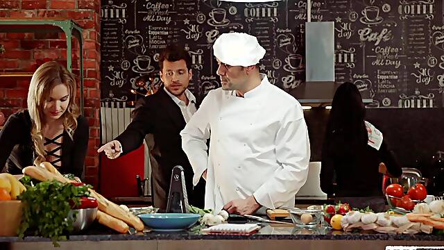 Pablo Ferrari Heats Up Kitchen with Sizzling Group Passion