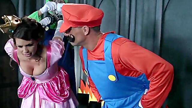 Brazzers - Mario and Luigi parody double stuff