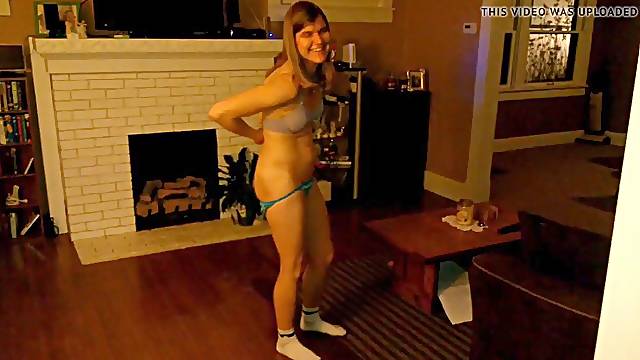 Amateur mother Id like to fuck Lisa Schneider disrobes and dances bare