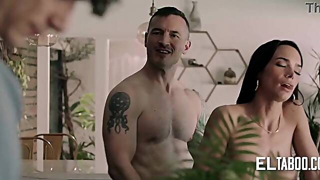Unexpected kitchen meeting leads to family double penetration