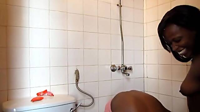 Natural Amateur Loving Ebony Pair Shower Sex - RealAfricans